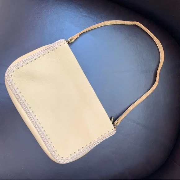 The Sak butter yellow  Shoulder Bag. NWOT - Picture 3 of 8